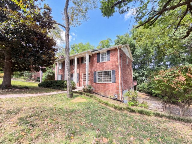 840 Highland Crest Dr, Nashville, TN 37205