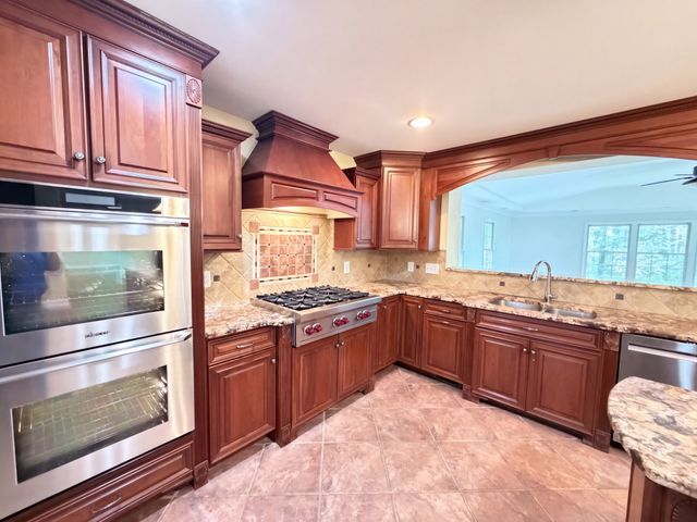 840 Highland Crest Dr, Nashville, TN 37205