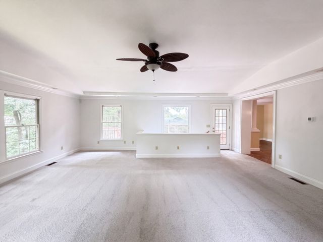 840 Highland Crest Dr, Nashville, TN 37205