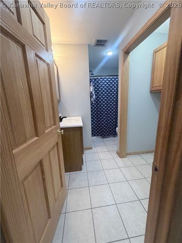 132 Roberts Road, Dunbar, WV 25064