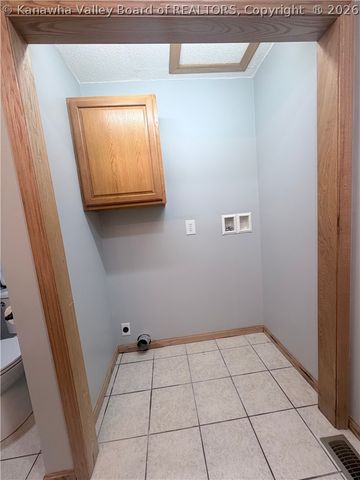 132 Roberts Road, Dunbar, WV 25064
