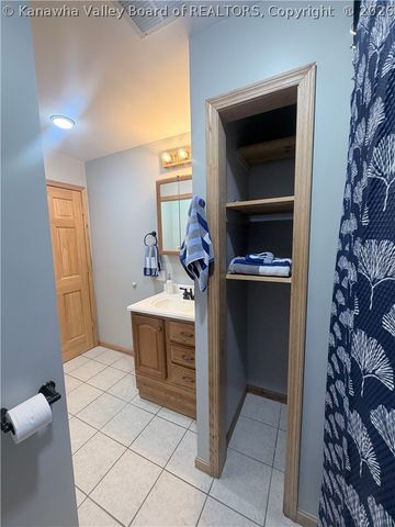 132 Roberts Road, Dunbar, WV 25064