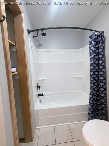 132 Roberts Road, Dunbar, WV 25064