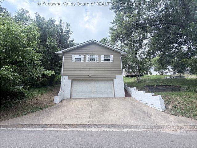 132 Roberts Road, Dunbar, WV 25064