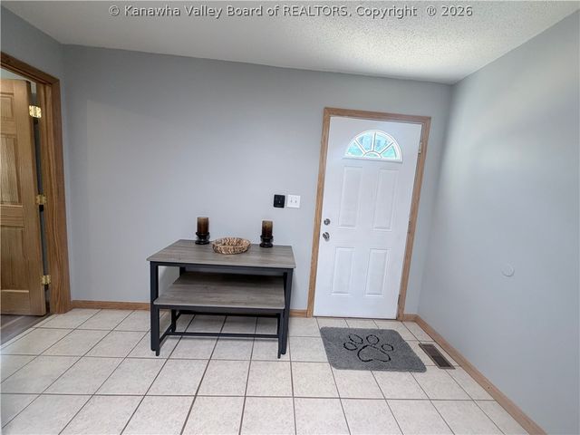 132 Roberts Road, Dunbar, WV 25064