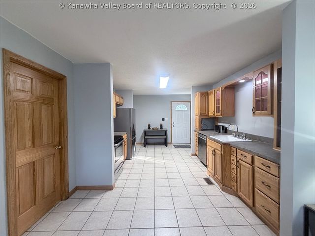 132 Roberts Road, Dunbar, WV 25064