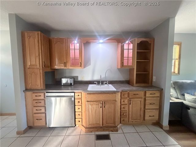 132 Roberts Road, Dunbar, WV 25064