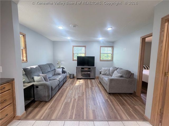 132 Roberts Road, Dunbar, WV 25064