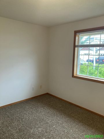 1519 SW Harbor Drive, Mcminnville, OR 97128