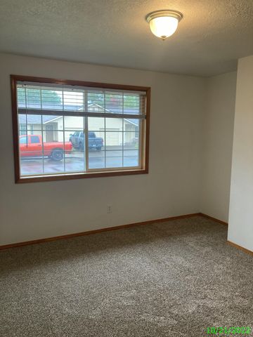 1519 SW Harbor Drive, Mcminnville, OR 97128