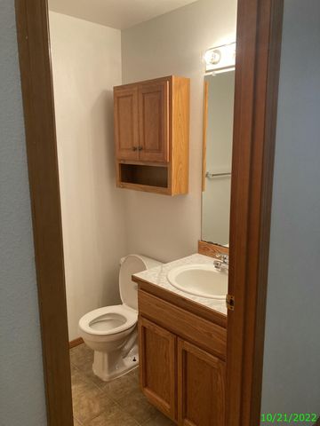 1519 SW Harbor Drive, Mcminnville, OR 97128