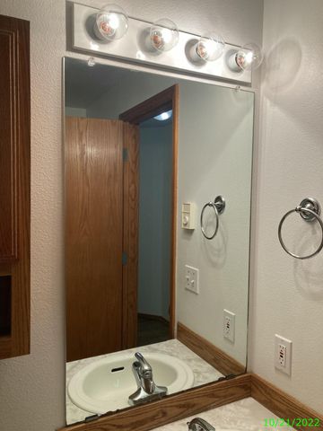 1519 SW Harbor Drive, Mcminnville, OR 97128