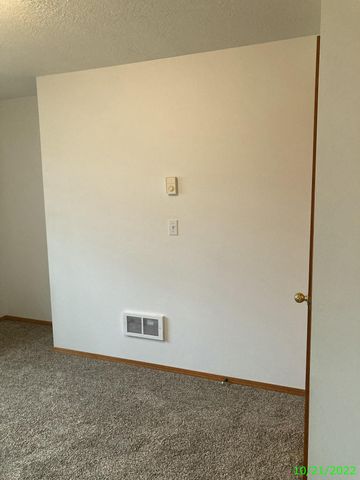 1519 SW Harbor Drive, Mcminnville, OR 97128