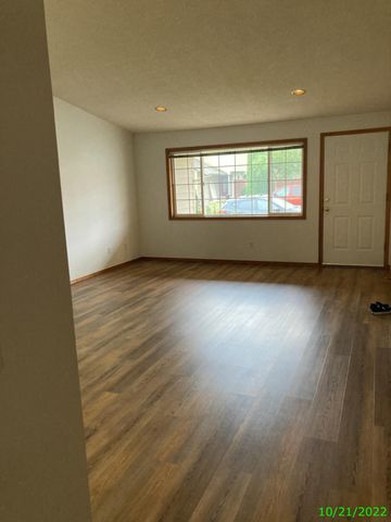 1519 SW Harbor Drive, Mcminnville, OR 97128