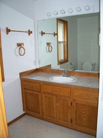 1519 SW Harbor Drive, Mcminnville, OR 97128