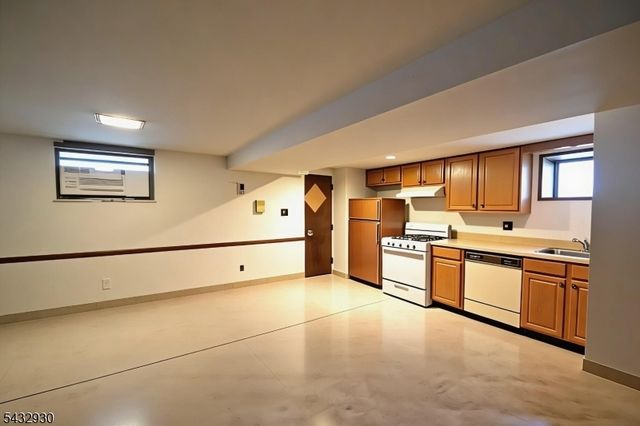 8 Witherspoon St, Nutley Twp., NJ 07110