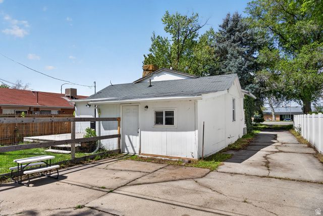 125 S 200 W, Farmington, UT 84025