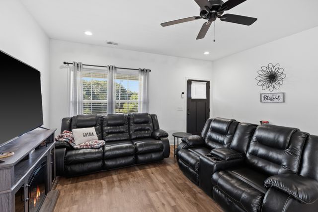 510 Calista Rd, White House, TN 37188