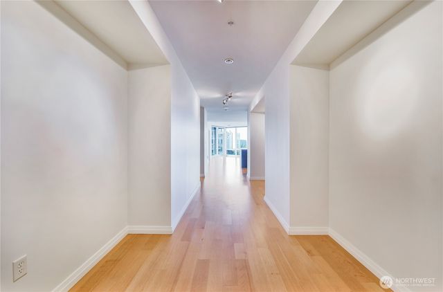 10700 NE 4th Street #1406, Bellevue, WA 98004