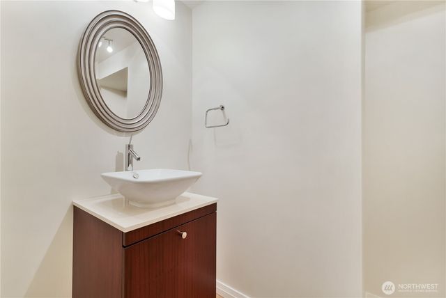 10700 NE 4th Street #1406, Bellevue, WA 98004