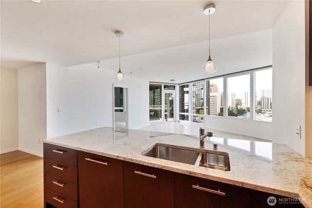 10700 NE 4th Street #1406, Bellevue, WA 98004