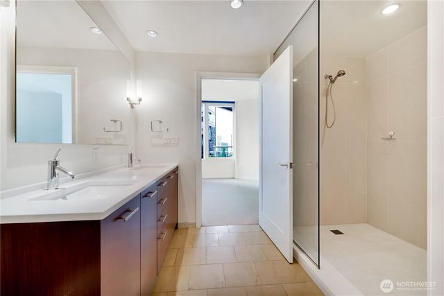 10700 NE 4th Street #1406, Bellevue, WA 98004