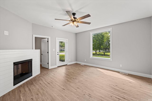 8522 Windsor Drive, Newburgh, IN 47630
