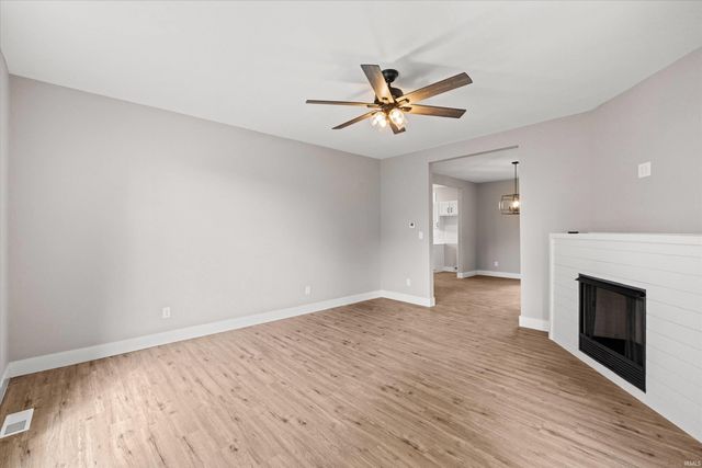 8522 Windsor Drive, Newburgh, IN 47630