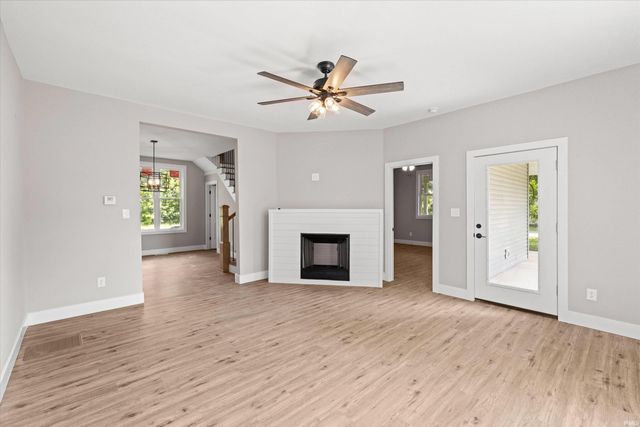 8522 Windsor Drive, Newburgh, IN 47630