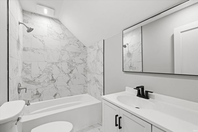 8522 Windsor Drive, Newburgh, IN 47630