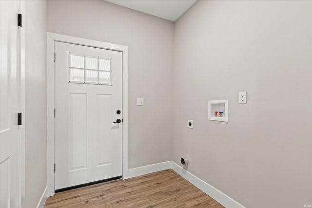 8522 Windsor Drive, Newburgh, IN 47630
