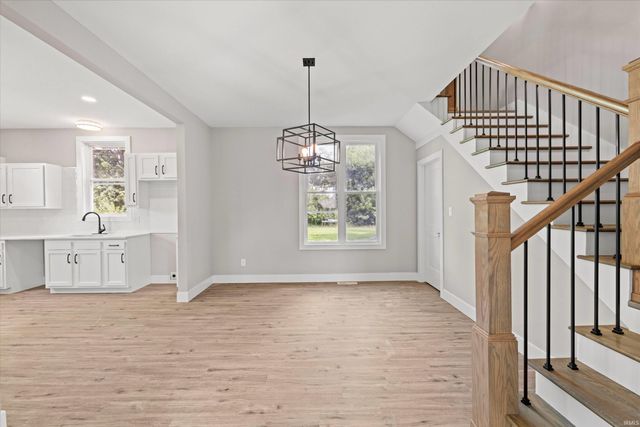 8522 Windsor Drive, Newburgh, IN 47630