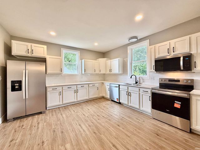 8522 Windsor Drive, Newburgh, IN 47630