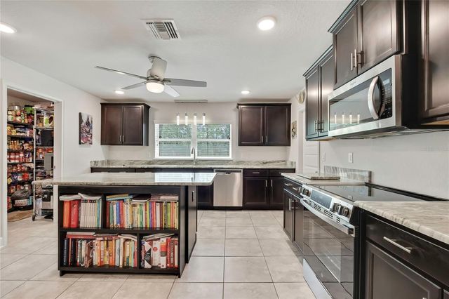 24 TALL MARIGOLDS COURT, Homosassa, FL 34446