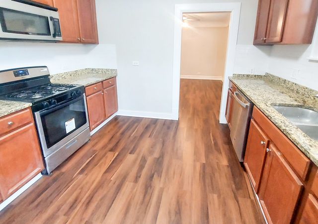 4835 Lee Street 1, Skokie, IL 60077