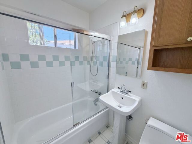 5431 Cartwright Avenue 5433, Los Angeles, CA 91601
