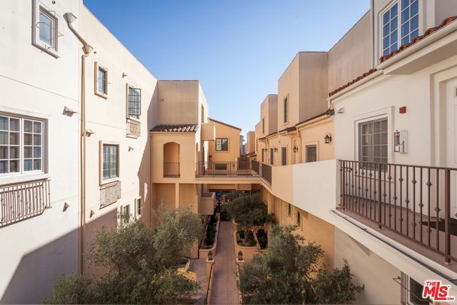 851 N San Vicente Boulevard 308, West Hollywood, CA 90069