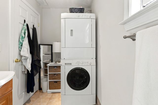 85 Albano St 3, Boston, MA 02131