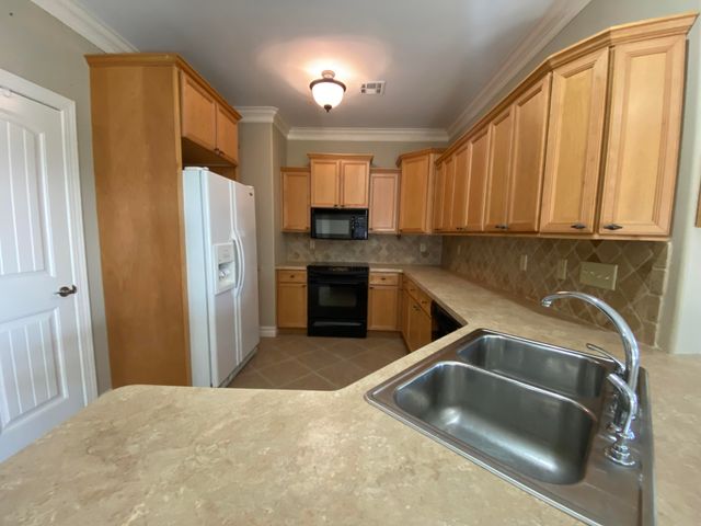 3880 Heron Lane, Grove, OK 74344