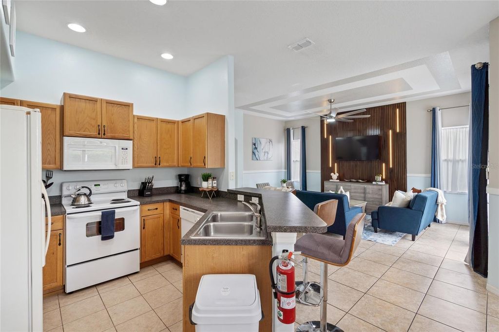 Image 11 of property listing at 730 BRUNELLO DRIVE, Davenport, FL 33897