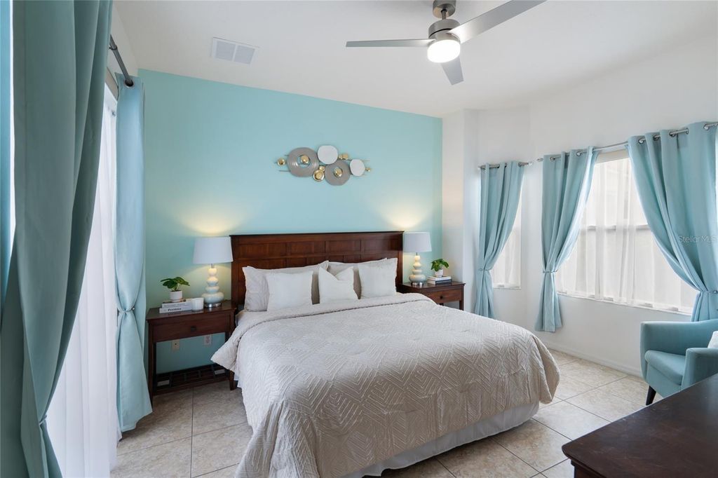 Image 13 of property listing at 730 BRUNELLO DRIVE, Davenport, FL 33897