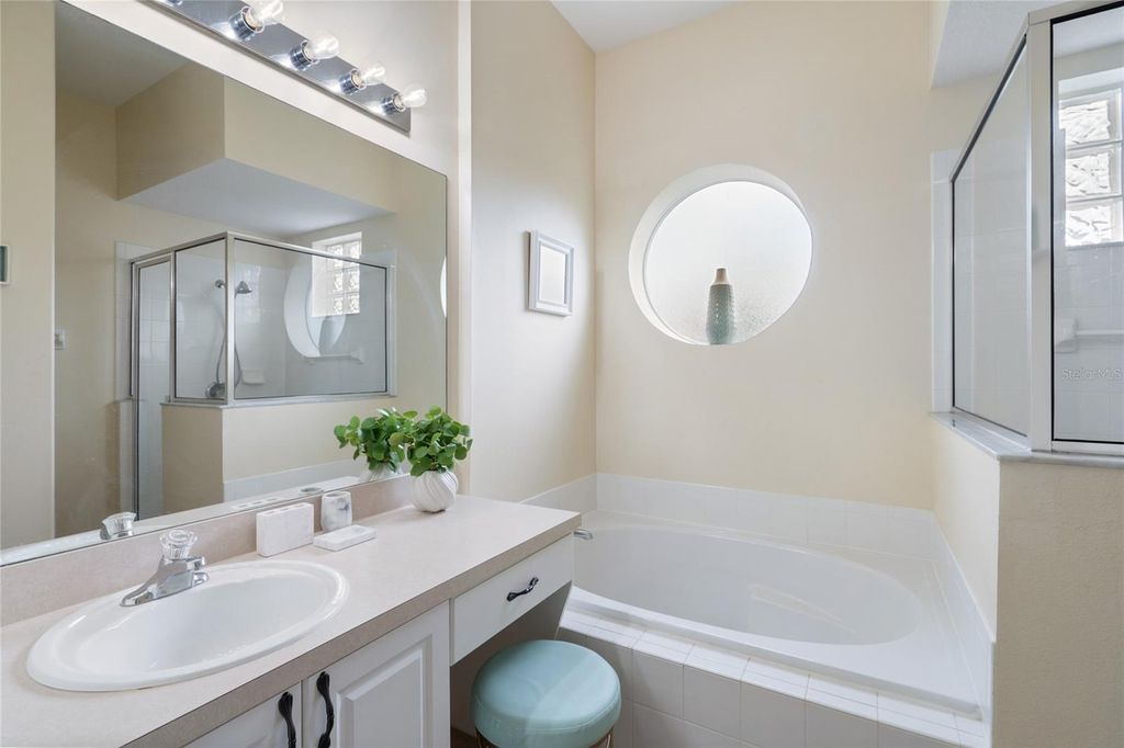 Image 15 of property listing at 730 BRUNELLO DRIVE, Davenport, FL 33897