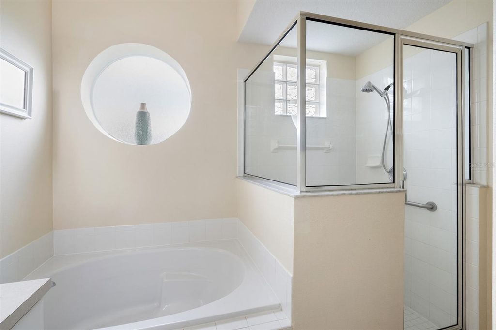 Image 16 of property listing at 730 BRUNELLO DRIVE, Davenport, FL 33897