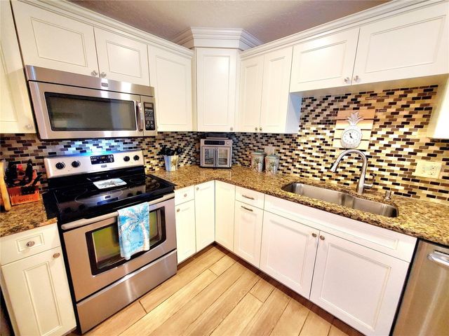 2138 GROVE PLACE, Clearwater, FL 33764
