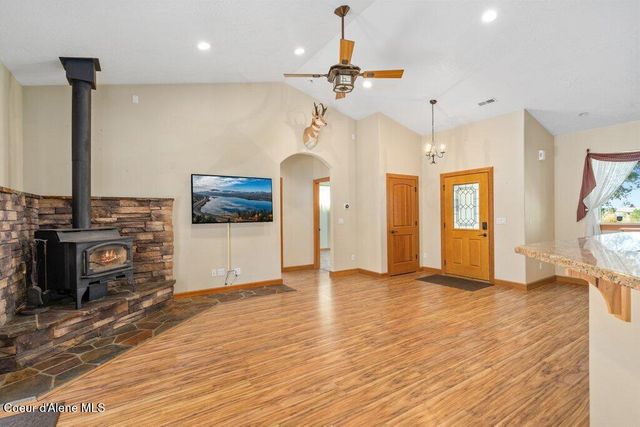 4308 E Rosemont Dr, Athol, ID 83801