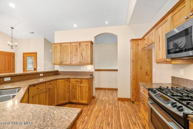 4308 E Rosemont Dr, Athol, ID 83801