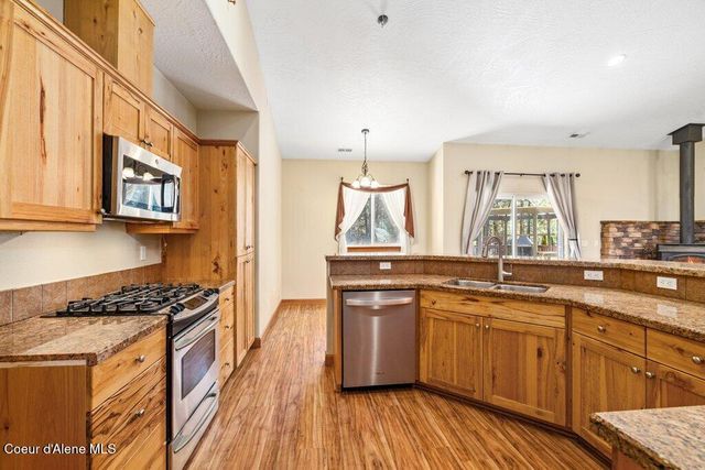 4308 E Rosemont Dr, Athol, ID 83801