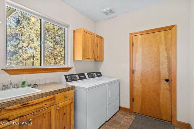 4308 E Rosemont Dr, Athol, ID 83801