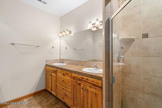 4308 E Rosemont Dr, Athol, ID 83801