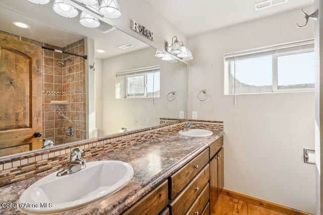 4308 E Rosemont Dr, Athol, ID 83801